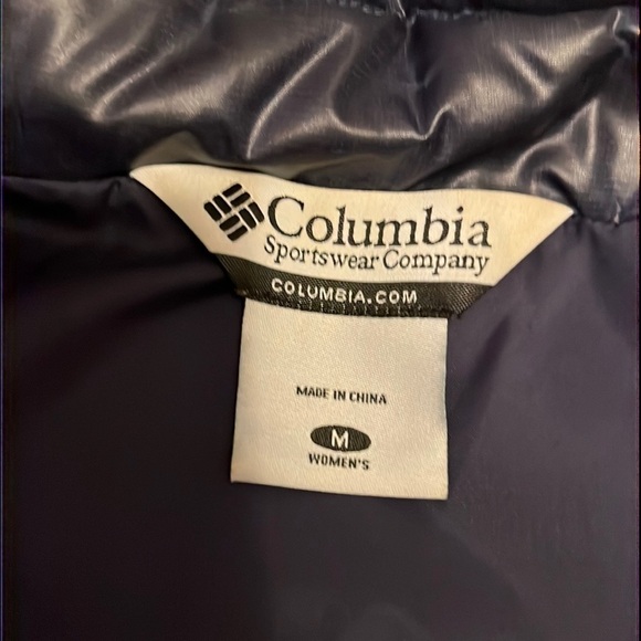 COLUMBIA Down navy blue down vest, size medium, in very good condition - Picture 3 of 14